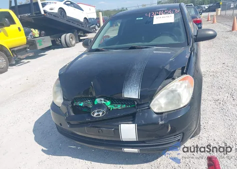 2008 Hyundai Accent Gs z USA, uszkodzony, nr VIN KMHCM36CX8U066480